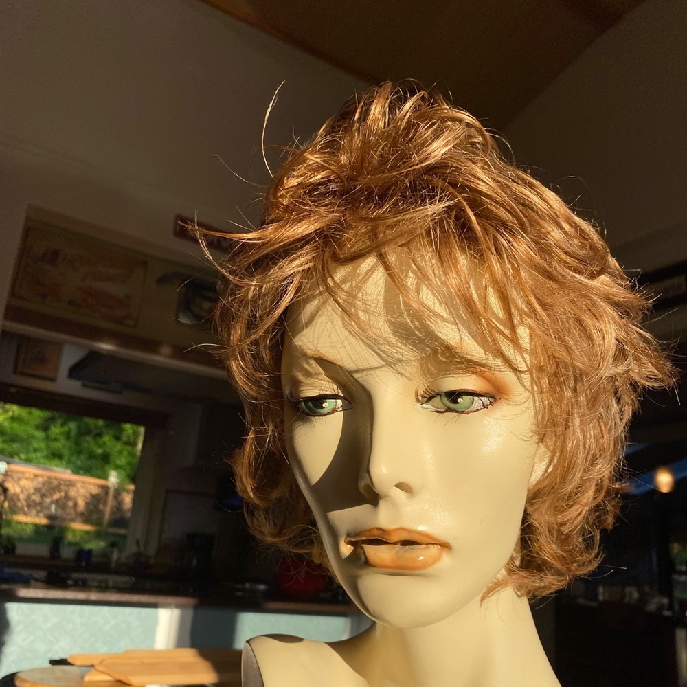 Wig - Picture 3 of 14